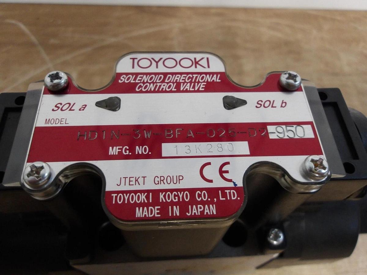 Used TOYOOKI HD1N-3W-BFA-025-D2-950 SOLENOID DIRECTIONAL VALVE, #228150G NEW