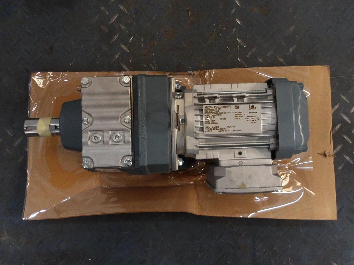 SEW EURODRIVE 1/2 HP GEARMOTOR, #912851G NIB