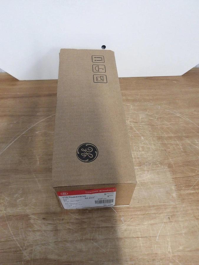 GE 30 AMP CIRCUIT BREAKER, 240 V, 3 P (BOX OF 5) #2171130G NIB