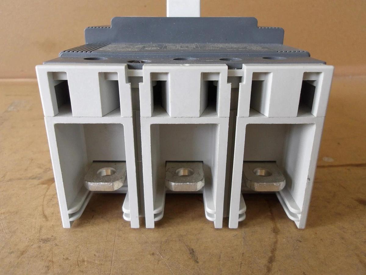 Used ABB SACE TMAX CIRCUIT BREAKER, #619320G NEW