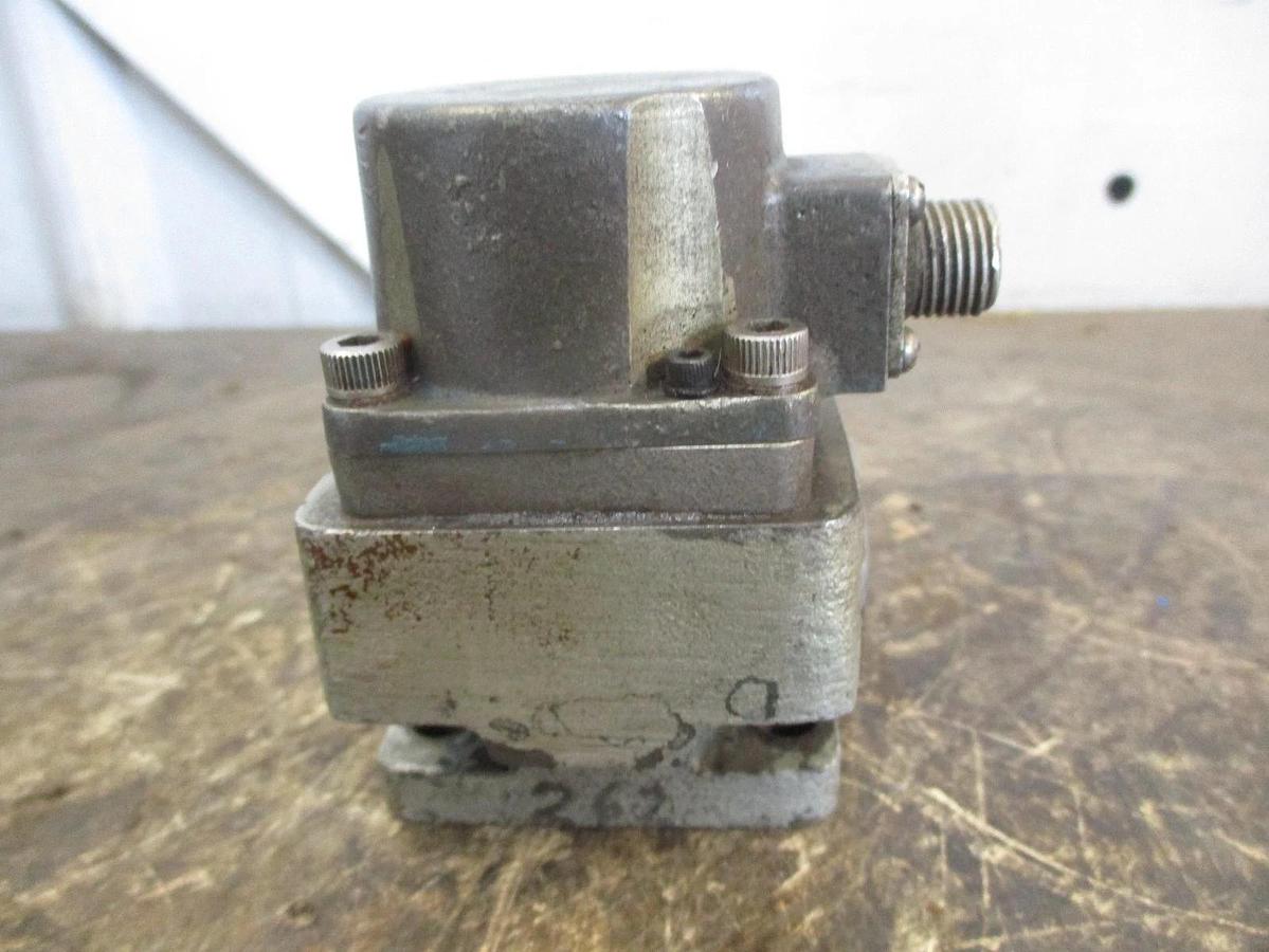 Used BENDIX 58V06-3A ELECTRO-HYDRAULIC SERVO VALVE, #8281016J USED