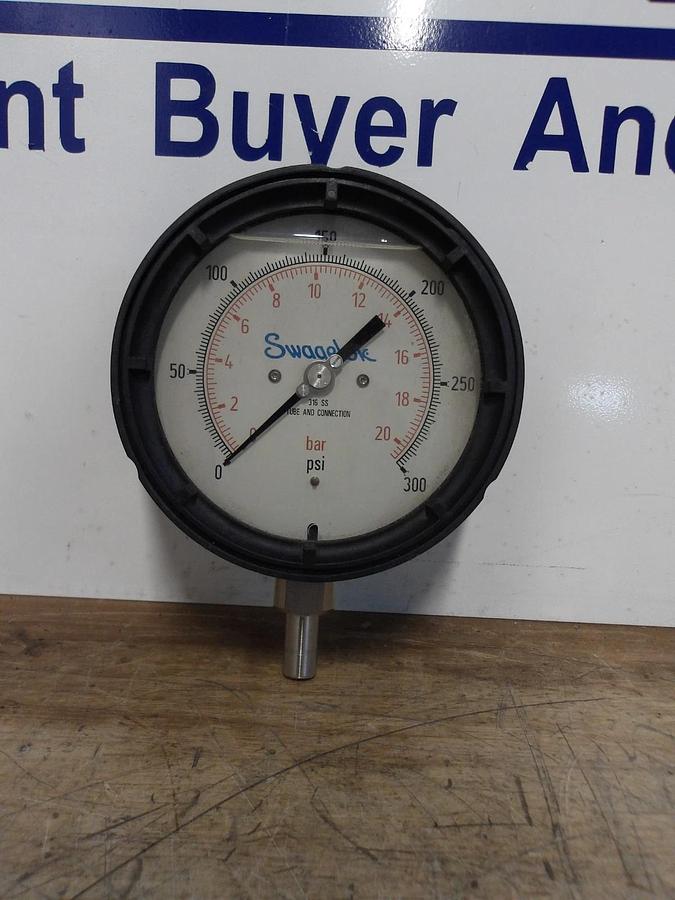 Used SWAGELOK PG1-115P-PG300-LAR3-1 PRESSURE GAUGE, #116945GJW NEW