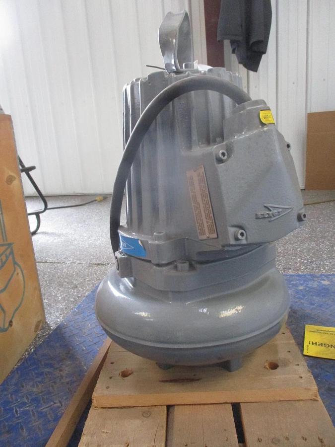 Used FLYGT 4" SUBMERSIBLE PUMP 5 HP, #68135JW NIC