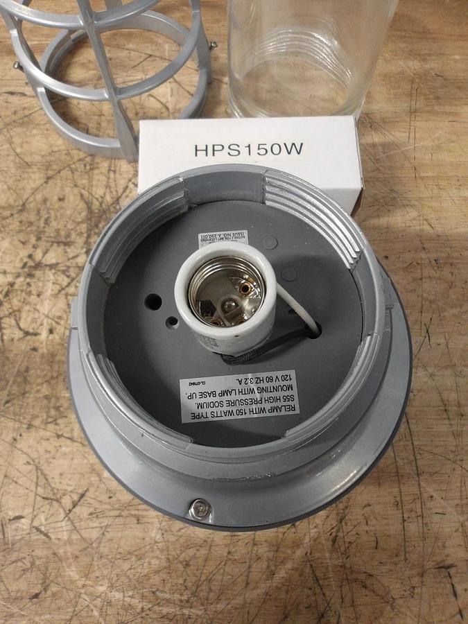 Used LITHONIA VC150SL OUTSIDE LIGHT FIXTURE 150 W, 120 V, #36230G NEW