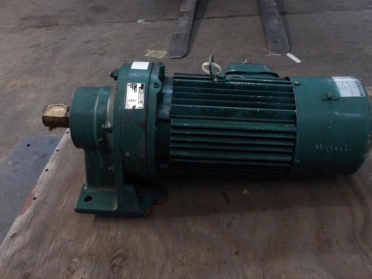 Used SM-CYCLO 1.5 HP GEARMOTOR, RATIO 17:1, #7281115G USED