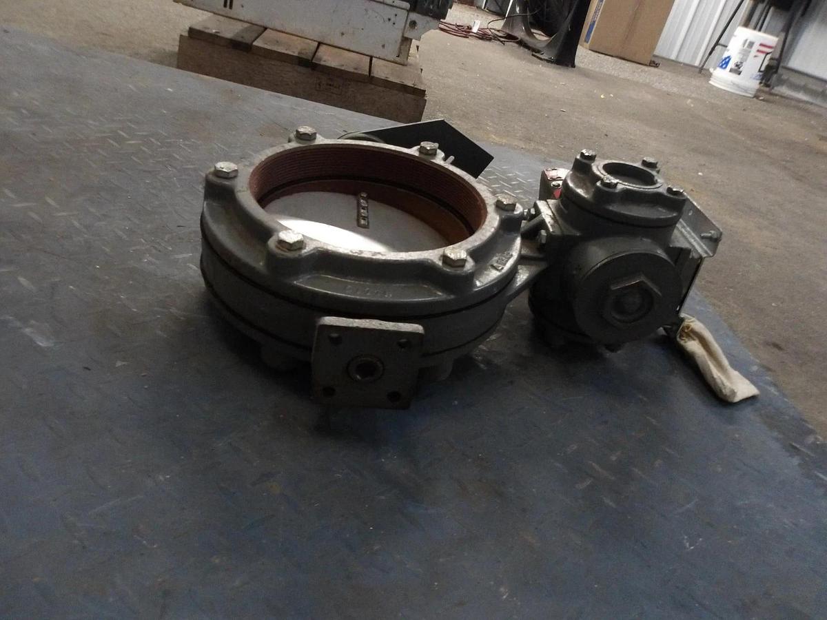 Used MAXON 8" BUTTERFLY VALVE 2-P 8M/733116, #620900G NEW