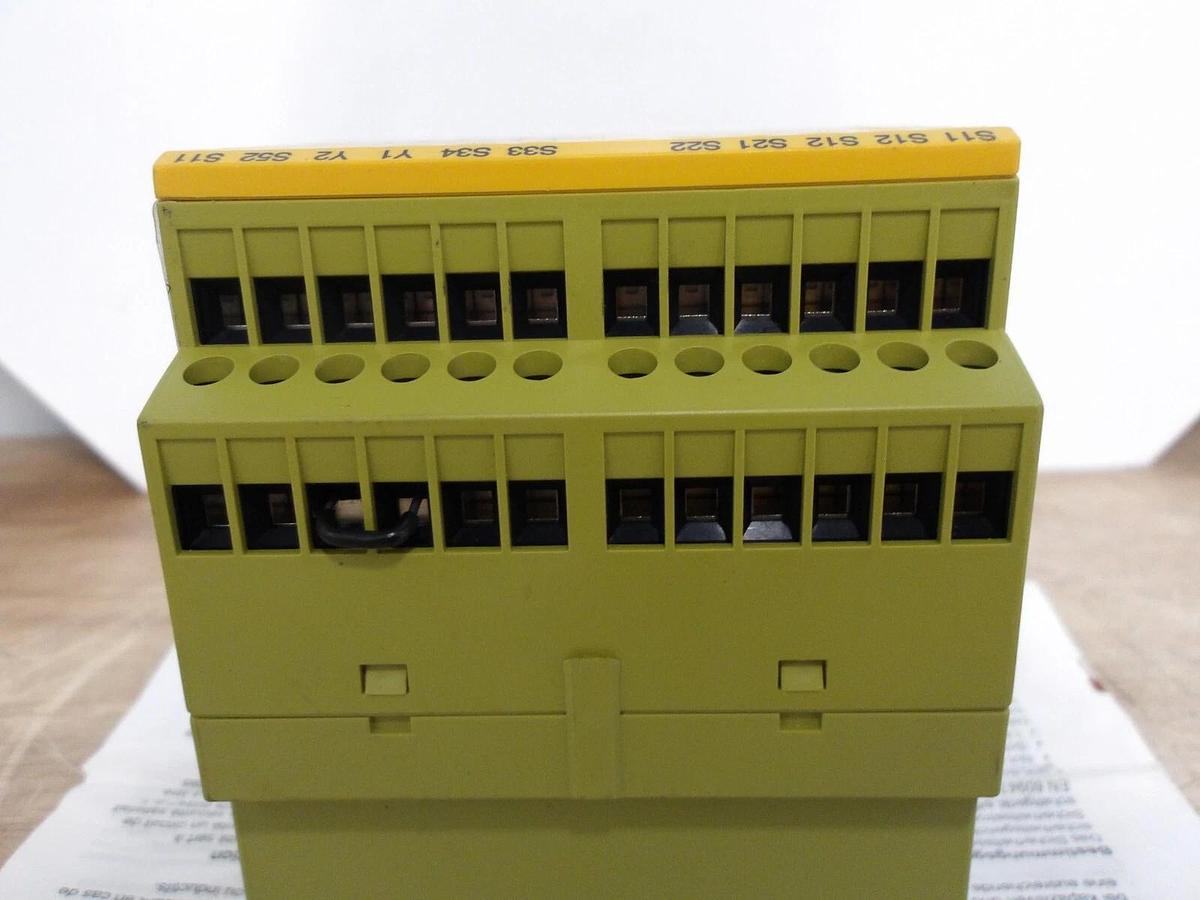 Used PILZ PN0Z X9 100-120VAC-24VDC SAFETY RELAY, #417232G NEW