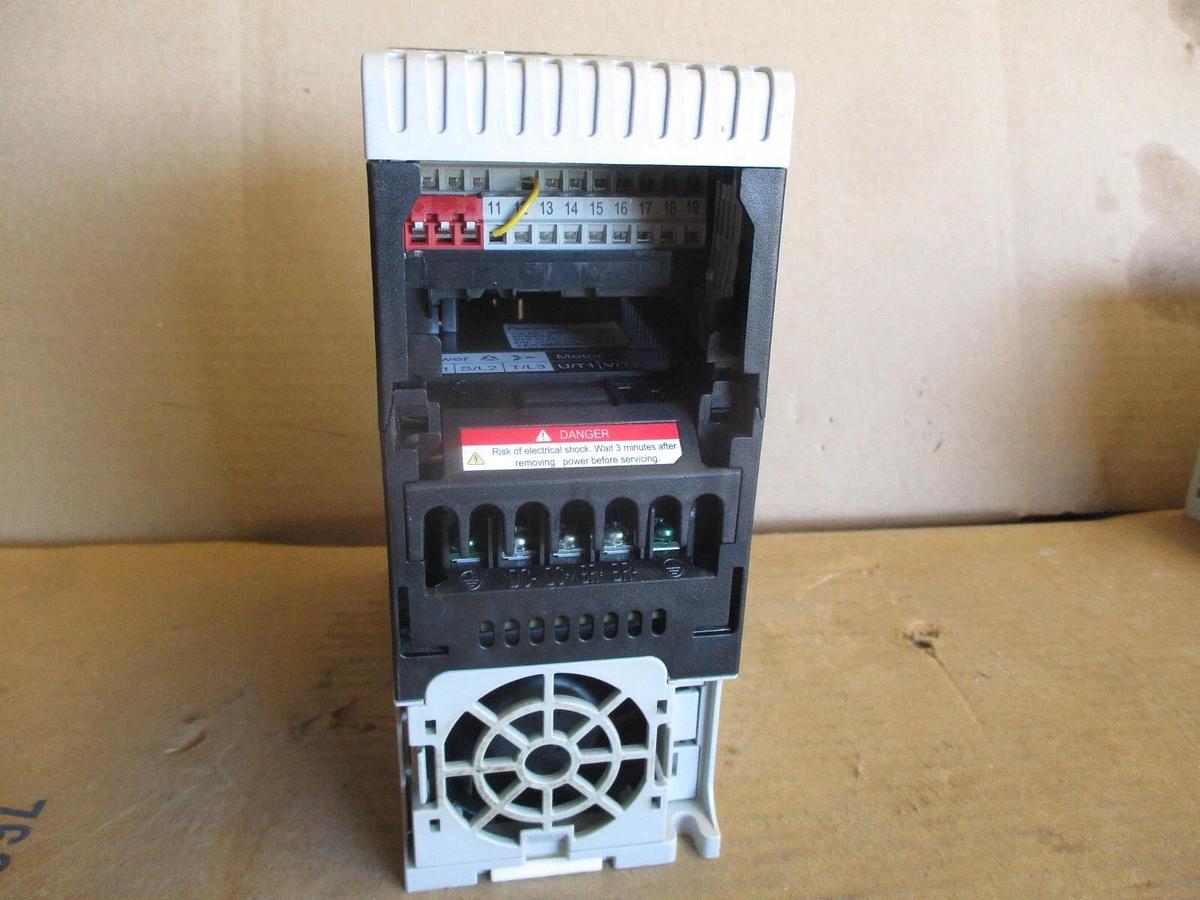 Used ALLEN-BRADLEY 1HP POWERFLEX 525 DRIVE, #613245J USED
