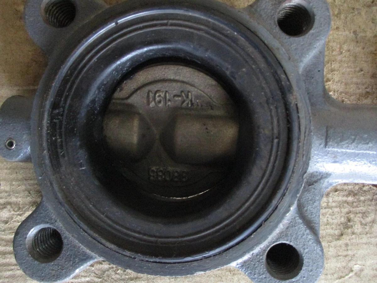 Used MILWAUKEE 2-1/2" BUTTERFLY VALVE (NO HANDLE), #79926J NEW