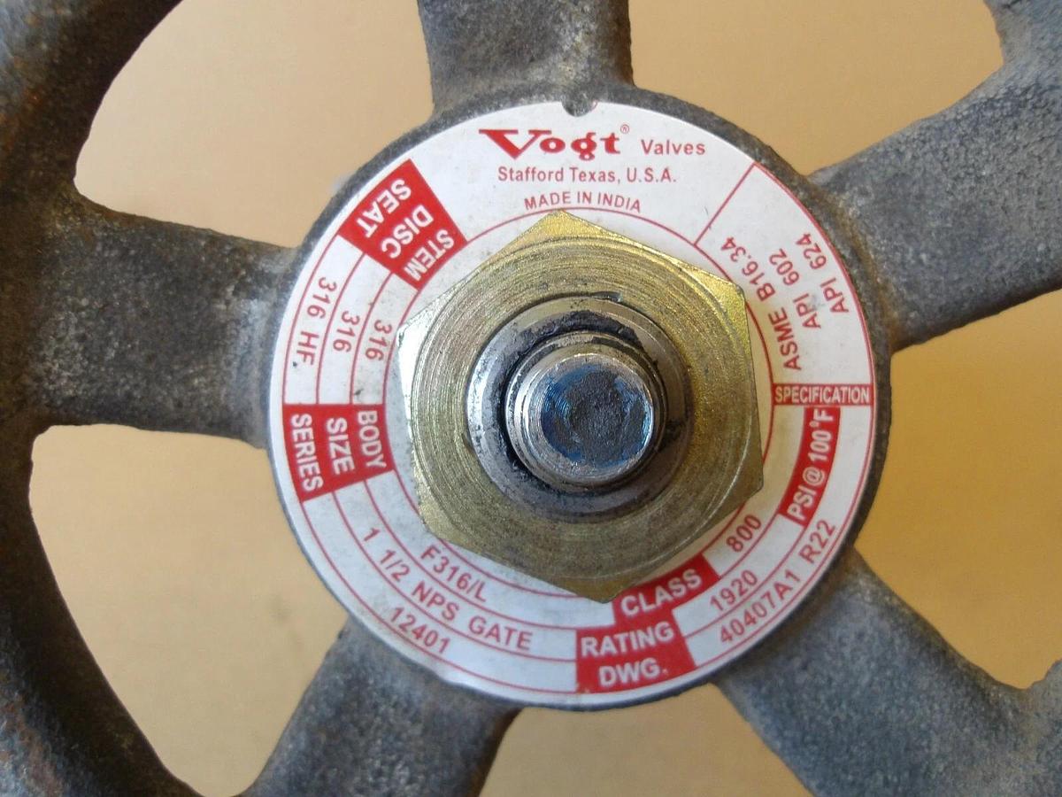 Used VOGT 1-1/2" S/S GATE VALVE, SERIES 12401 (THREADED) #6101008G NEW