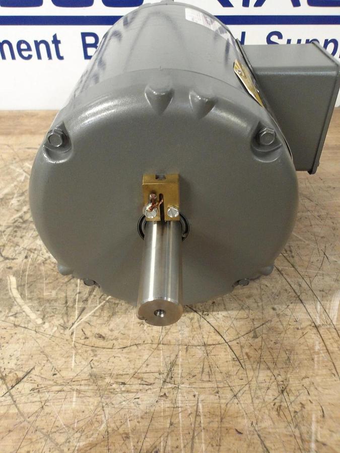 BALDOR RELIANCE .75/.33/.55/.25 MOTOR, 208/200 V, 145T FR, #69121G NIB