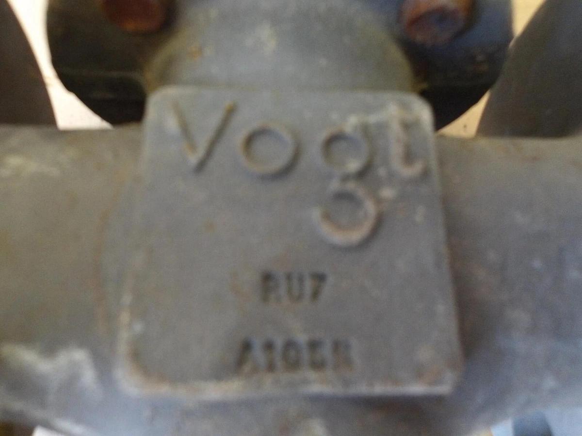 Used VOGT FORGED1-1/2" STEEL GATE VALVE, #67305G NEW
