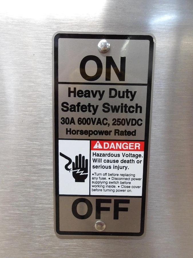Used SIEMENS 30 AMP S/S SAFETY SWITCH 600/250 V, #715233G NEW