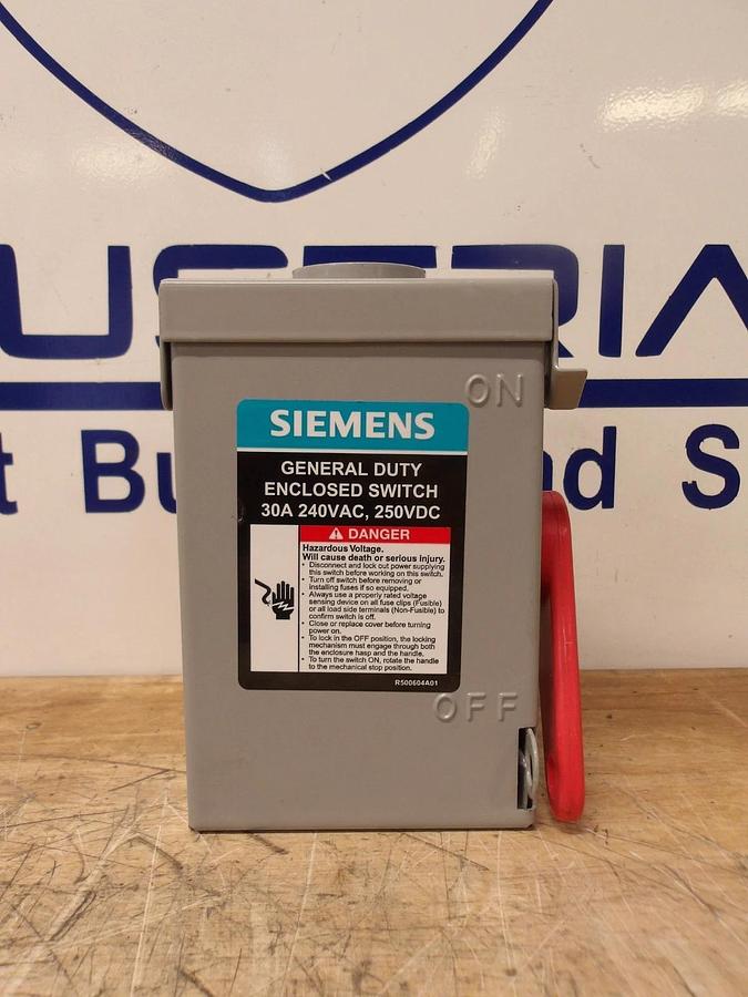 Used SIEMENS 30 AMP ENCLOSED SWITCH 240VAC/250VDC, #771003G NEW