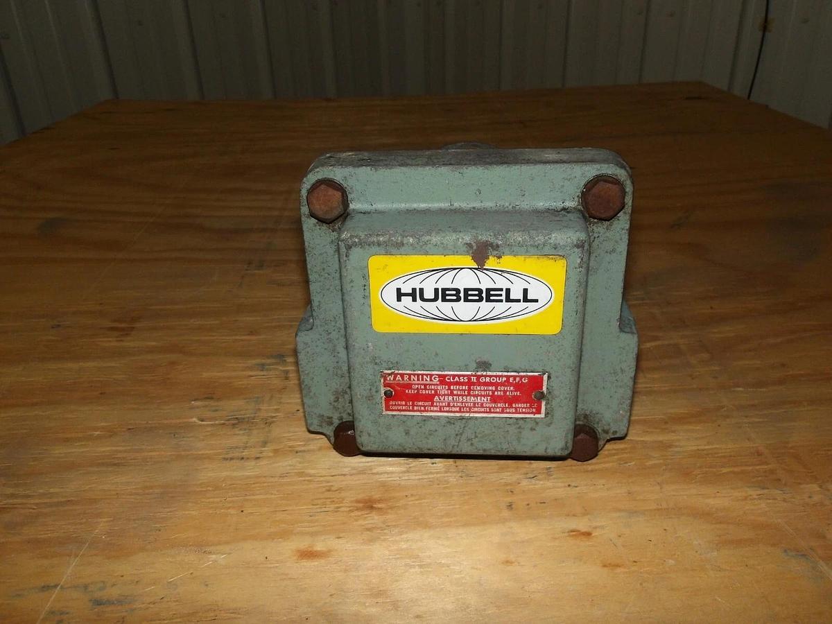 Used HUBBELL 2210-142CC9 PILOT DUTY SPEED SWITCH, #120225G USED