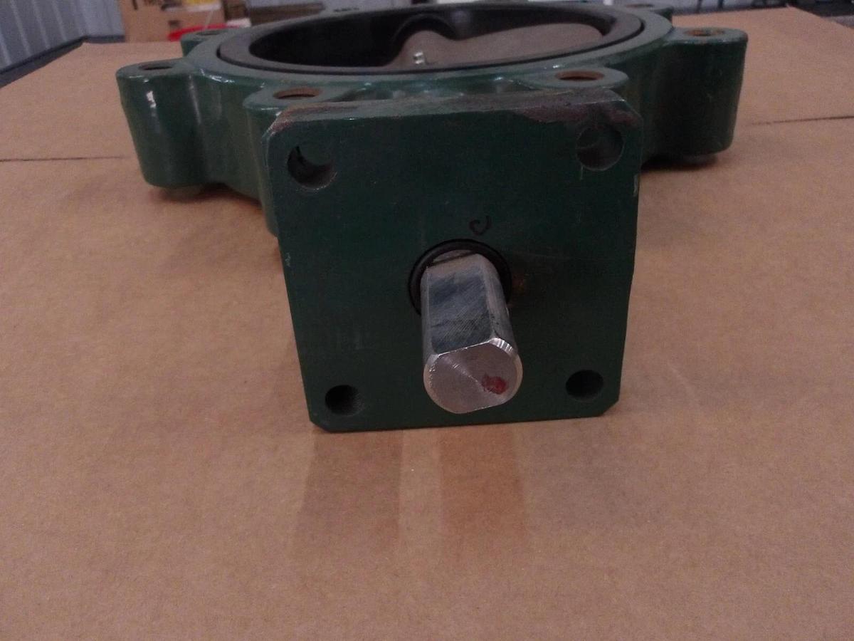 Used CENTERLINE 8" BUTTERFLY VALVE, 200 SERIES (NO HANDLE) #115248G NEW