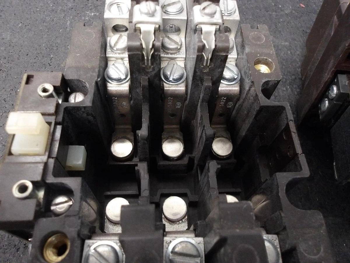 Used CUTLER HAMMER 60 AMP LIGHTING CONTACTOR C30DG3, #326209G USED