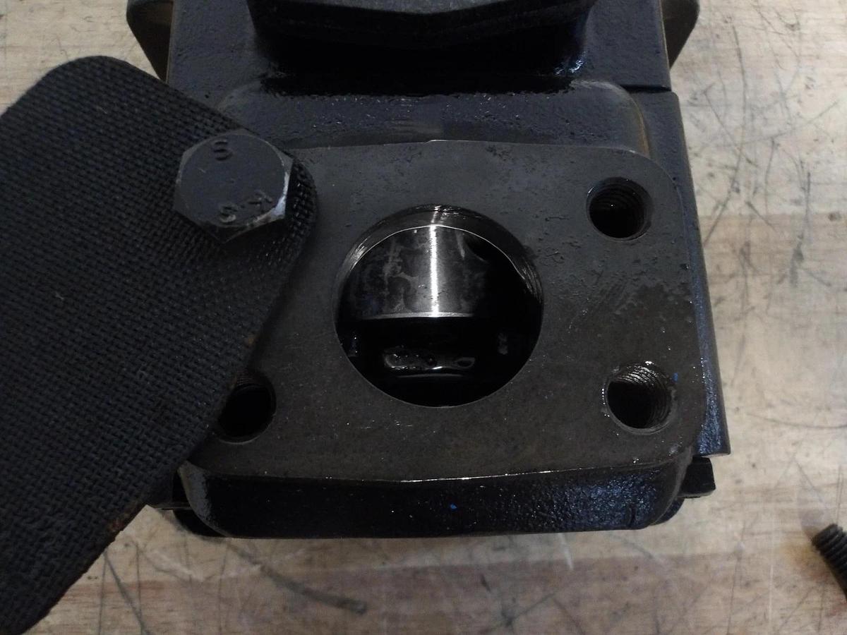 Used VELJAN T6CMB141R01C1 HYDRAULIC PUMP, #1081116G NEW