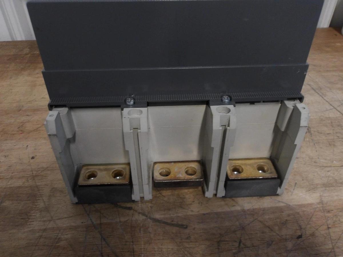 Used ABB SACE TMAX T7D - 1600 CIRCUIT BREAKER, #911100G USED