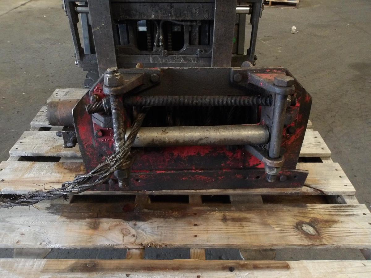 Used D&P HYDRAULIC WINCH (NO TAG) #851138G USED