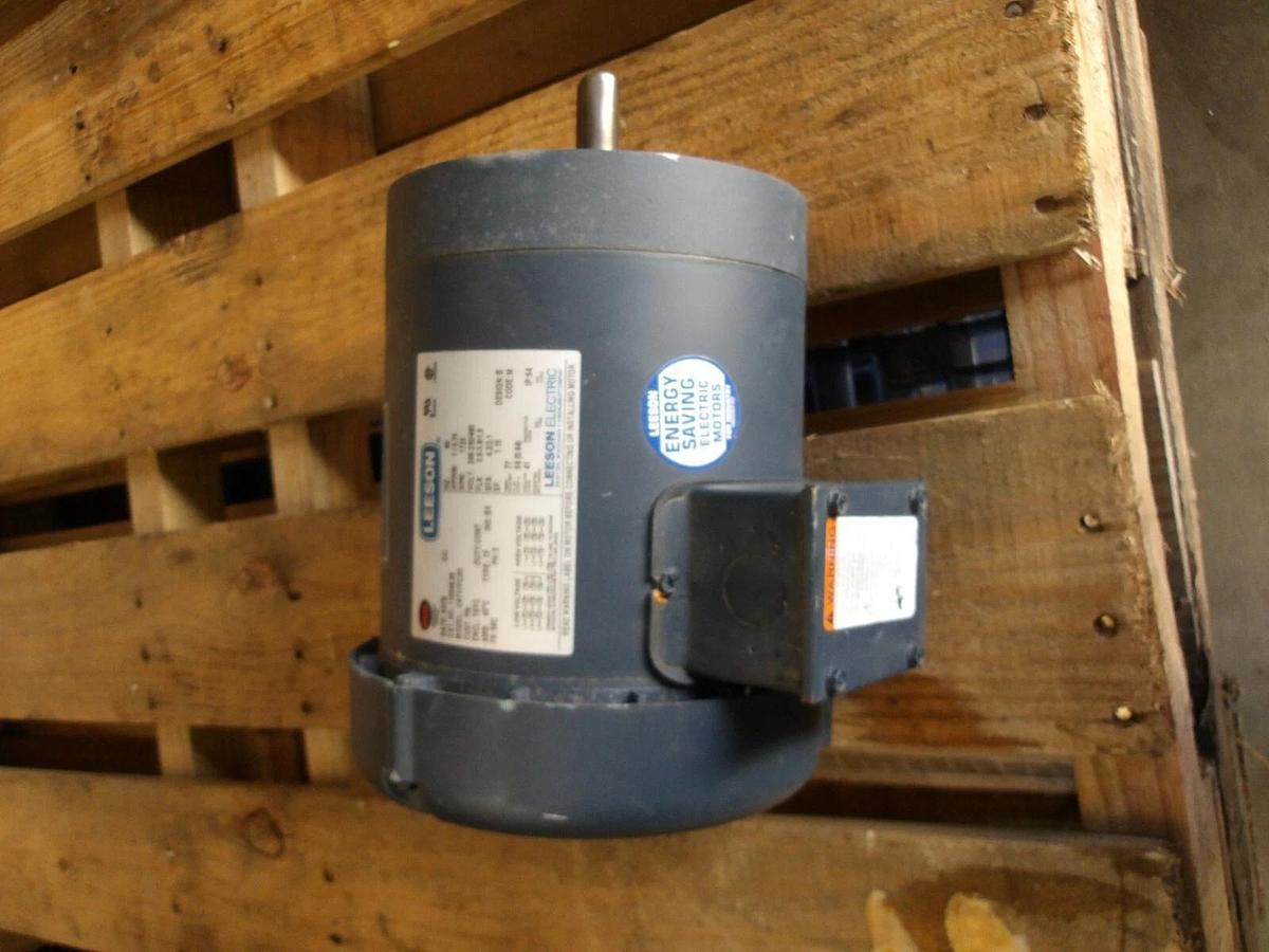 Used LEESON 1 HP MOTOR, FR 56C, 1725 RPM, 208-230/460 V, #11211045G NEW