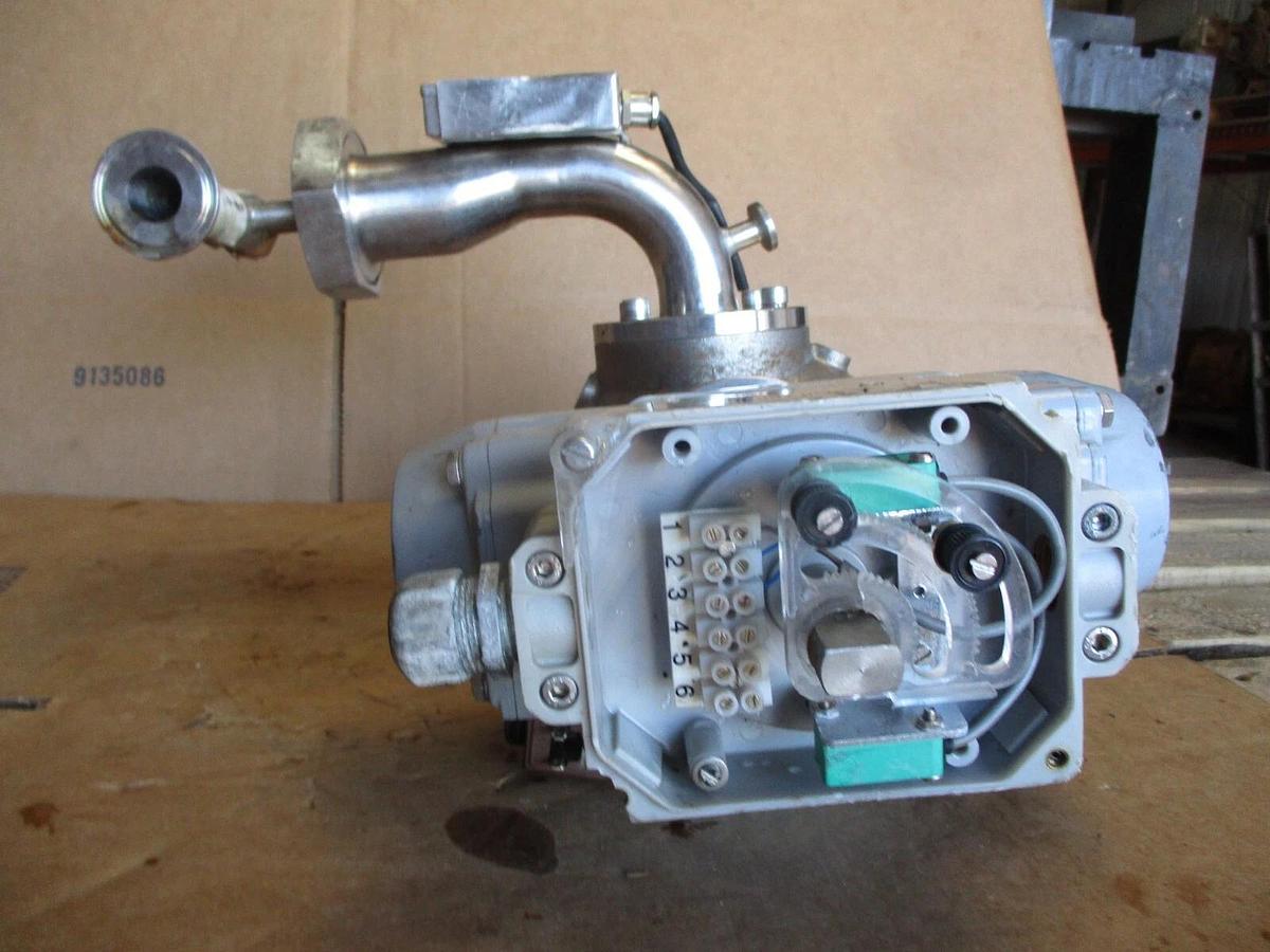 Used HYGIENIC PIGGABLE 3-WAY STAINLESS 1-1/2" DIVERTER VALVE W/ ACTUATOR, #971041J