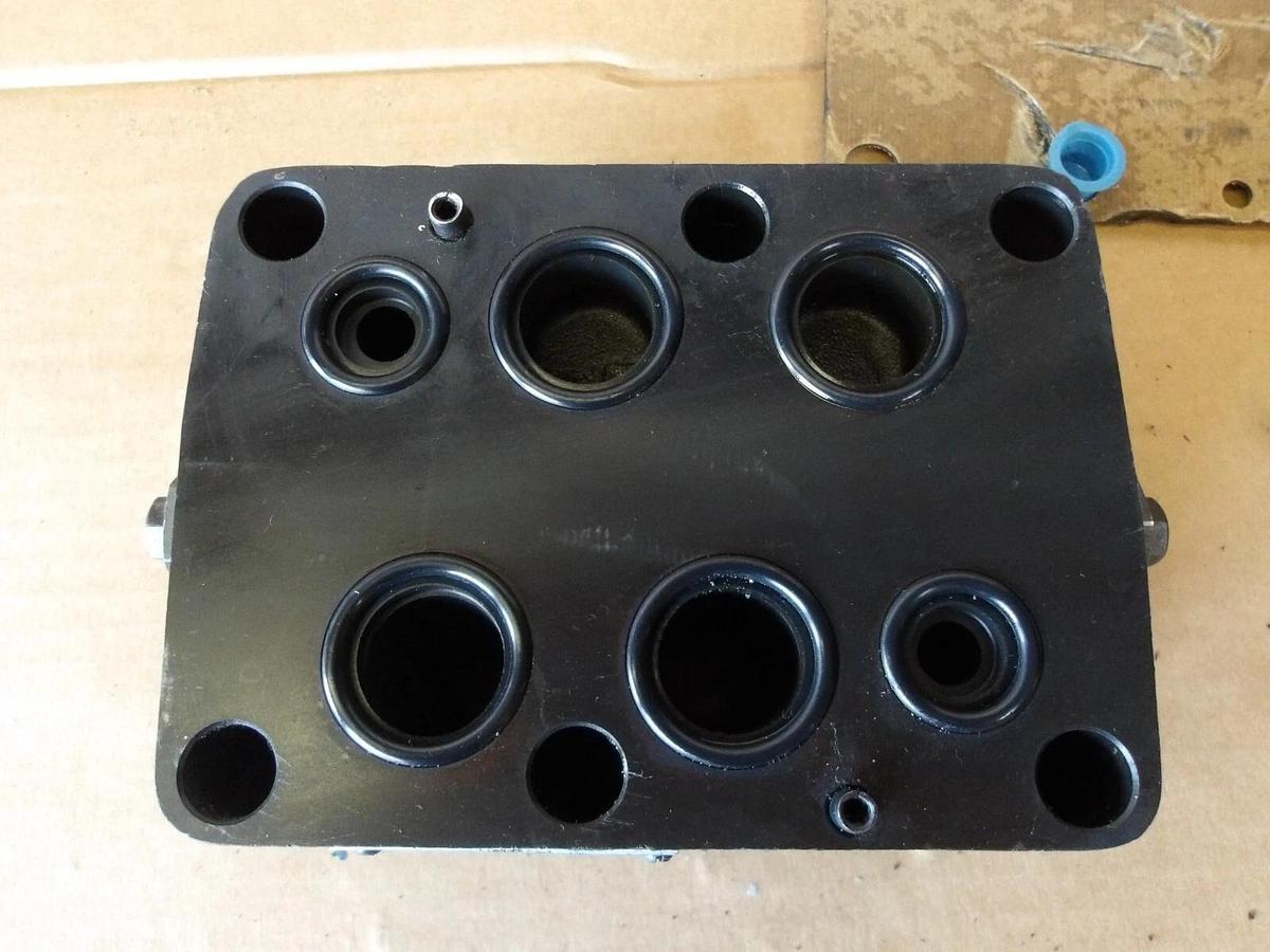 Used EATON VICKERS DGFN-06-50 HYDRAULIC BLOCK, #104951G NEW