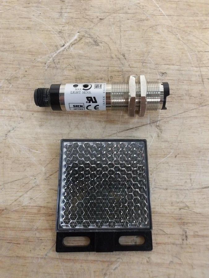 SICK VL180-P430 PHOTOELECTRIC SENSOR, #3251151G NIB