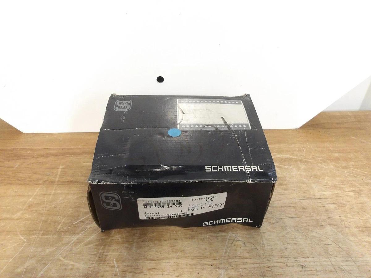 SCHMERSAL AES 3535 24 VDC SAFETY CONTROLLER, #3121140G NIB