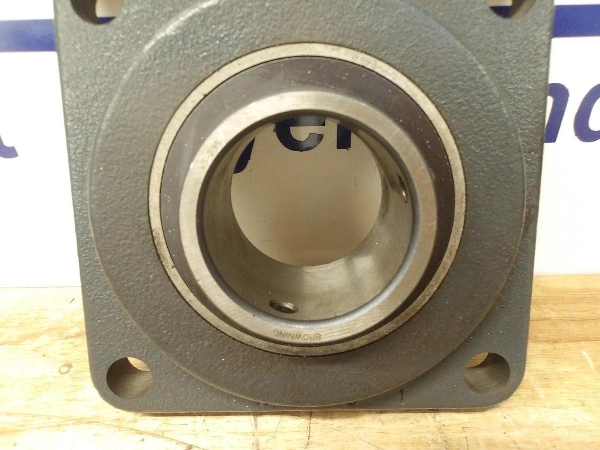 Used BROWNING RF-4510/VS-235 FLANGE MOUNTED BEARING 2-1/4", #8121054G NEW