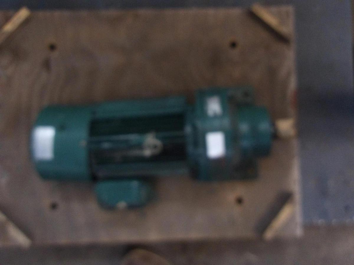 Used SM-CYCLO 1.5 HP GEARMOTOR, RATIO 17:1, #7281115G USED