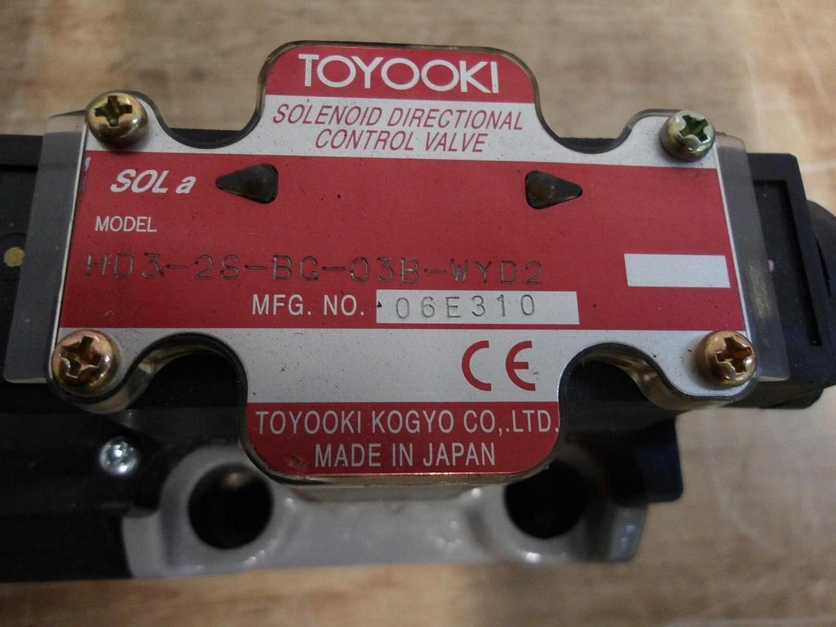 Used TOYOOKI HD3-2S-BG-03B-WYD2 HYDRAULIC DIRECTIONAL CONTROL VALVE, #331148G NEW