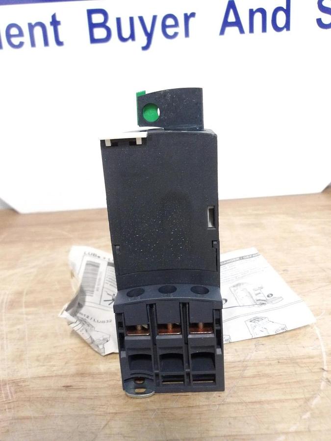 Used SCHNEIDER LUB12 POWER BASE UNIT 12 A, #319935G NEW