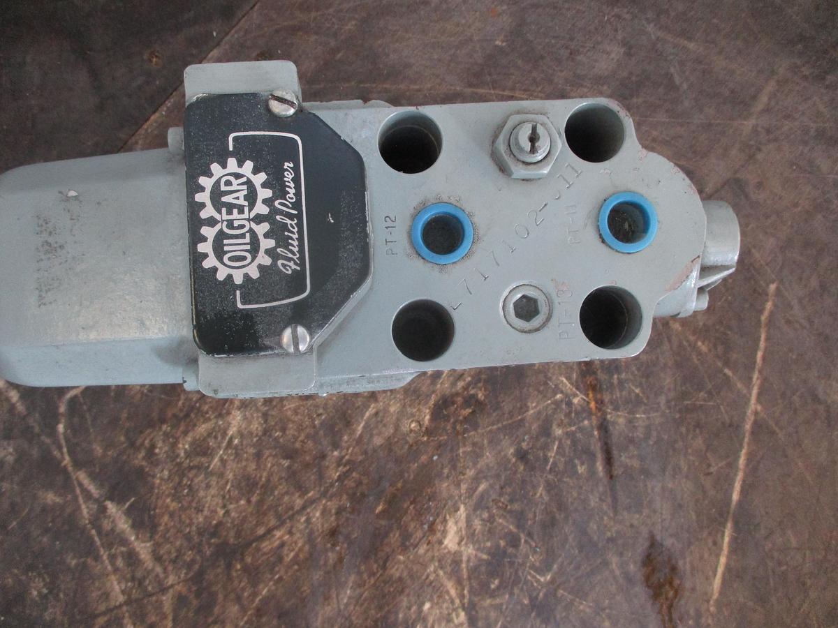 Used OILGEAR L717102-011/BELSN-303 HYDRAULIC VALVE