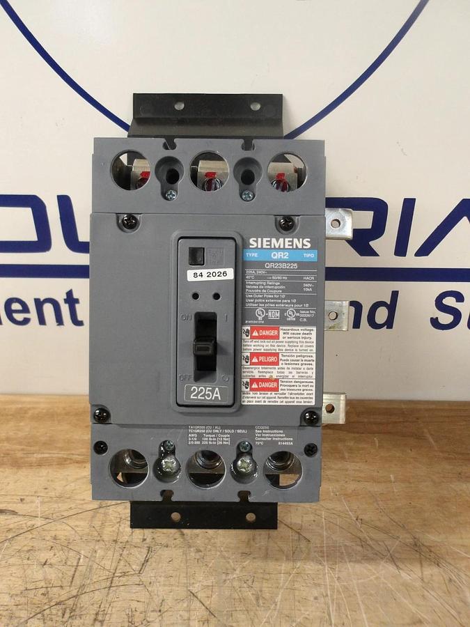 SIEMENS 225 A MAIN SUBFEED BREAKER KIT 240 V, #717120G NIB