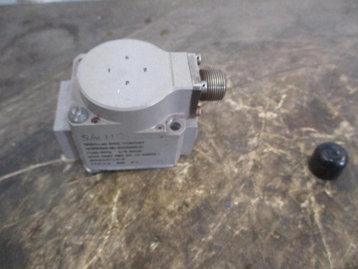 Used CADILLAC GAGE FC26-397A SERVO VALVE, #827216J USED