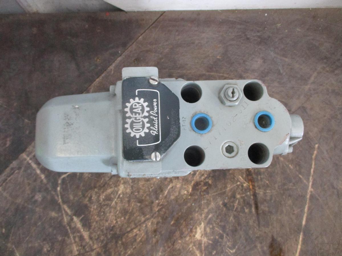 Used OILGEAR L717102-011/BELSN-303 HYDRAULIC VALVE