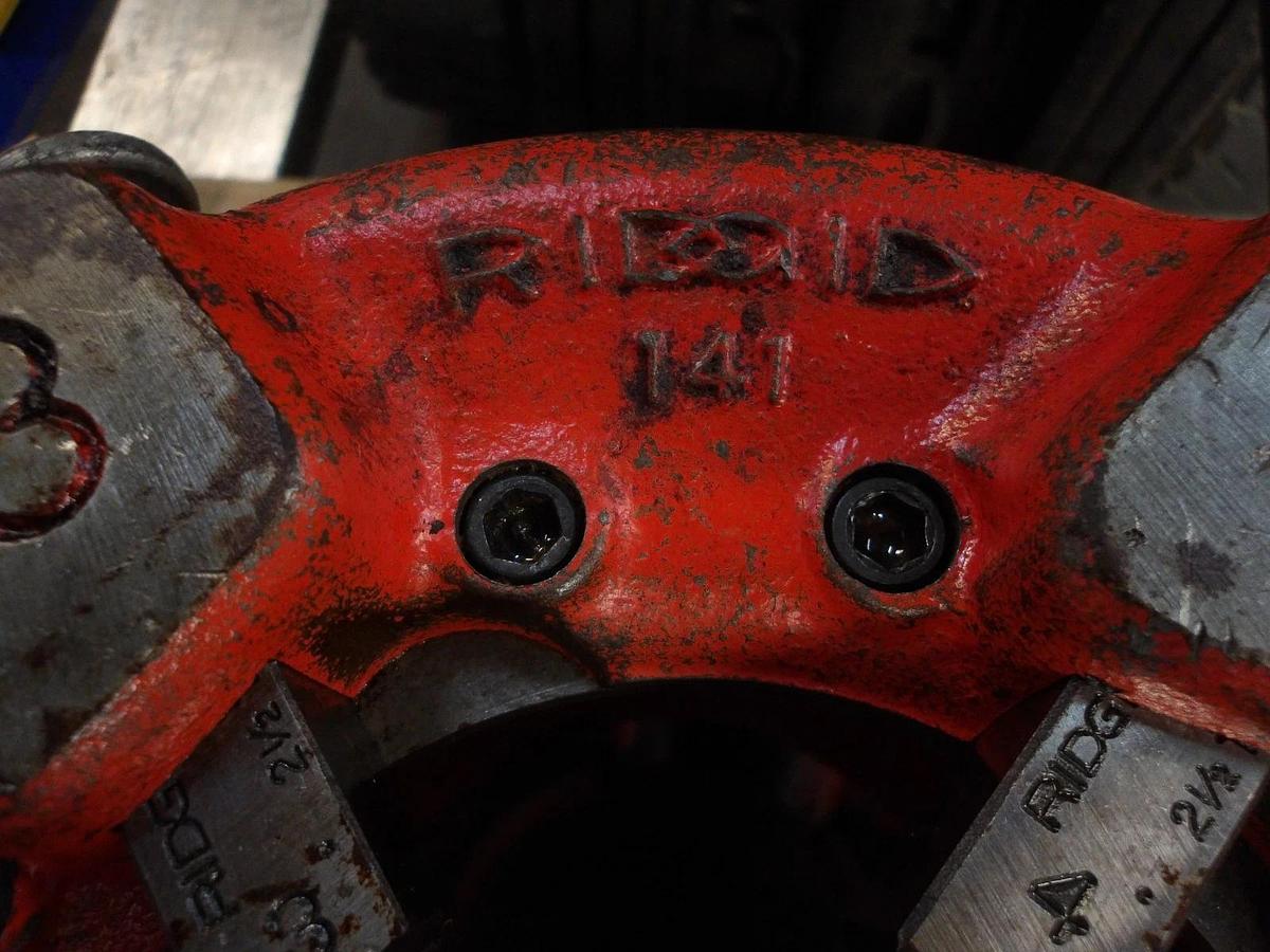 Used RIDGID 2-1/2" - 4" PIPE THREADER (NO TAG) #99133G USED