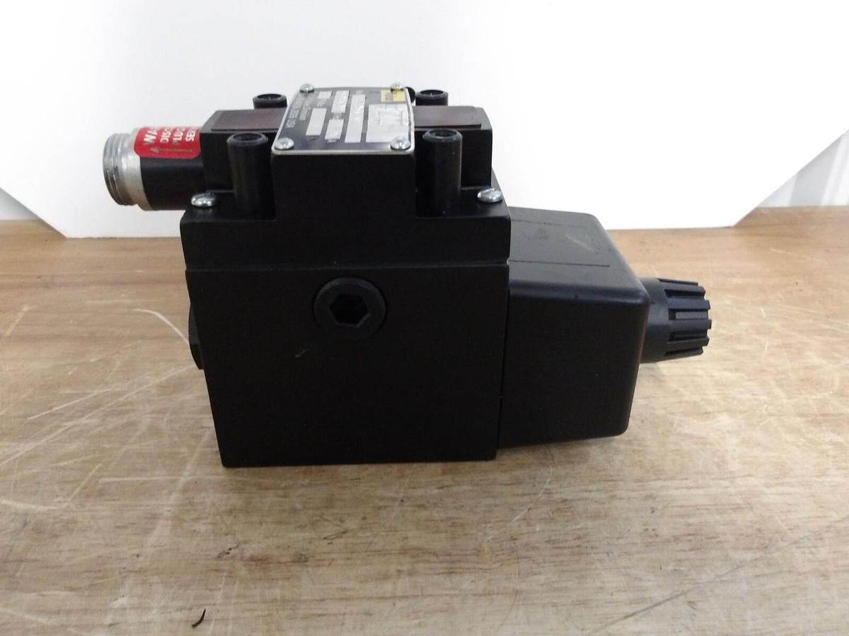 Used PARKER D3W1B56Y-14 HYDRAULIC SOLENOID CONTROL VALVE, #331125G NEW
