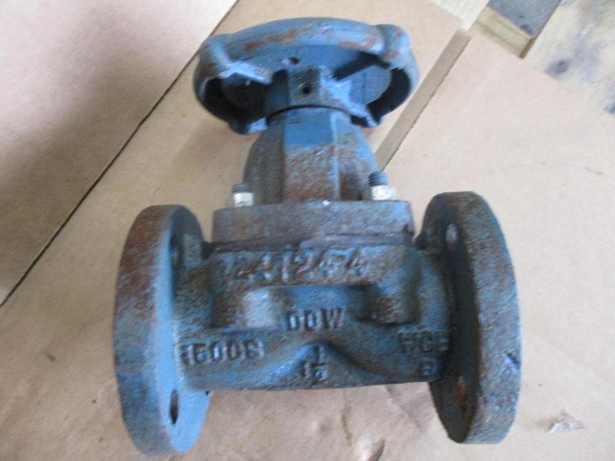 Used DOW 1-1/2" LINED STEEL DIAPHRAGM VALVE, #410811J NEW