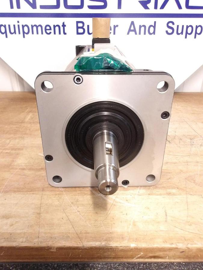 Used FANUC A06B-0166-B675 S016 AC SERVO MOTOR, 2000 RPM, #5271114G NEW