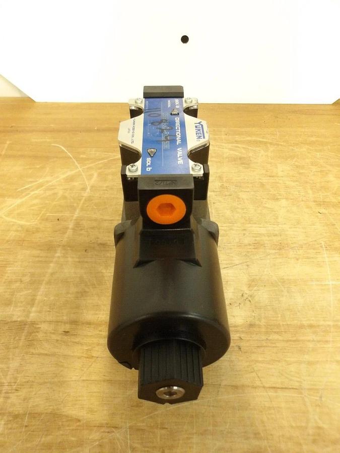 Used YUKEN DSG03-3C-R100-5090 HYDRAULIC DIRECTIONAL VALVE, #228136G NEW