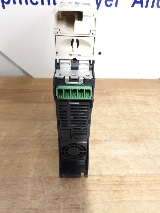 SCHNEIDER ALTIVAR ATV32H037N4 CONTROLLER 0.37KW-1/2 HP, #3101210G NIB