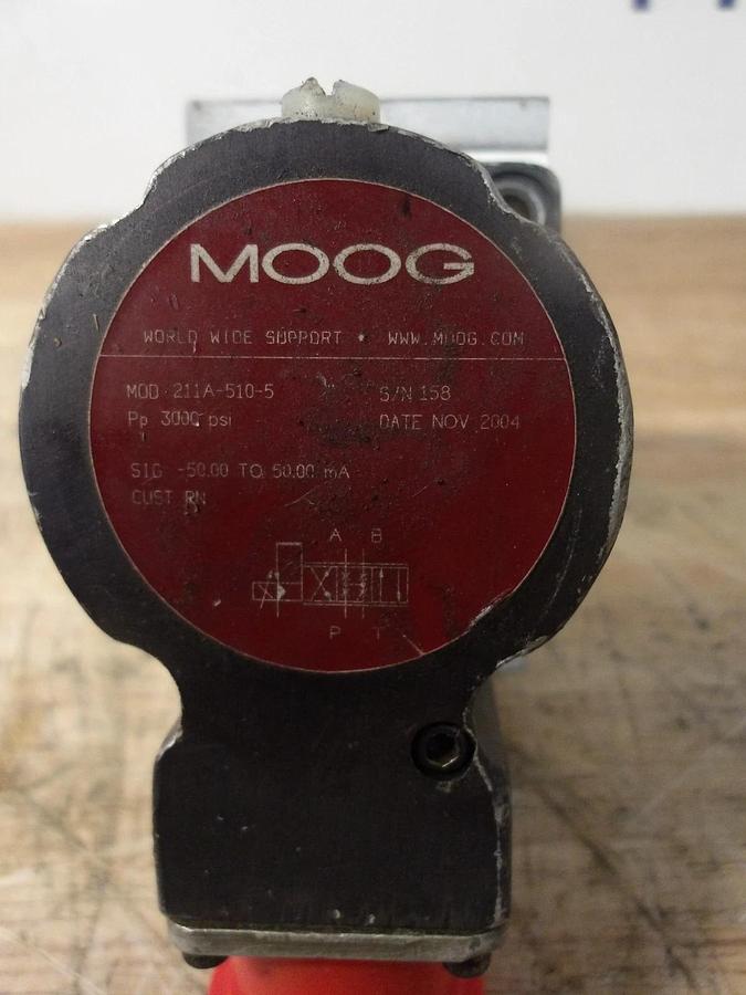 Used MOOG 211A-510-5 SERVO VALVE (LOT OF 2) #8141118G PARTS ONLY