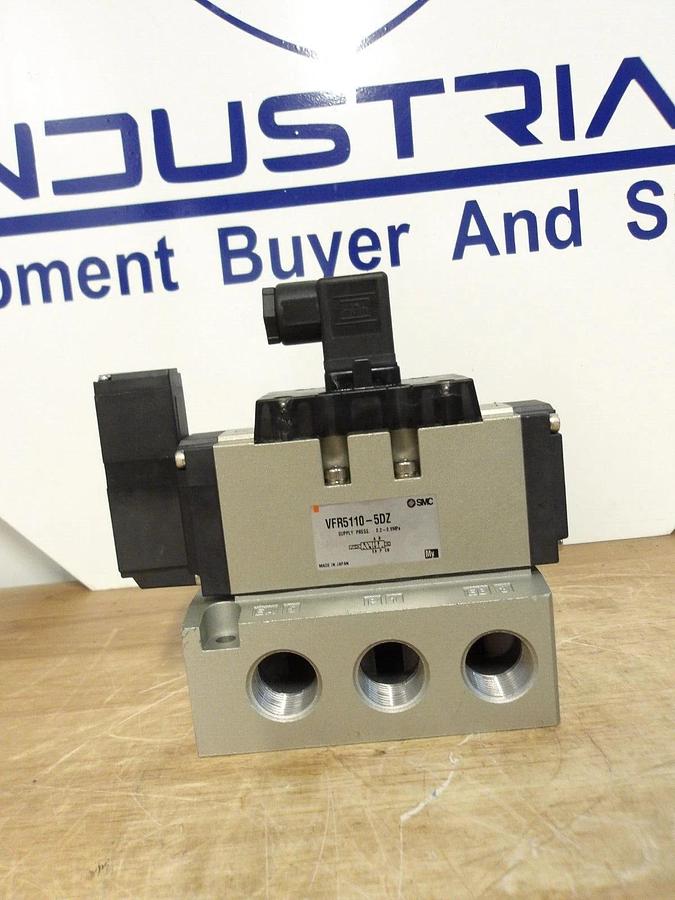 Used SMC VFR5110-5DZ PNEUMATIC SOLENOID VALVE, #371034G NEW