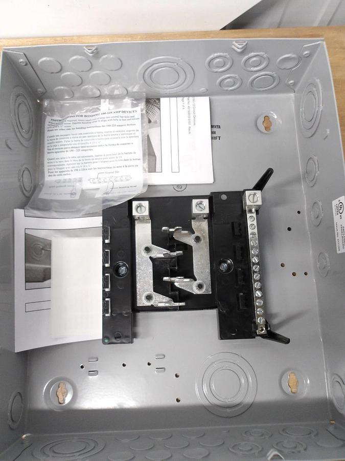 Used SIEMENS 125 AMP MAIN LOAD ENCLOSURE 100/240 V, #511128G NEW