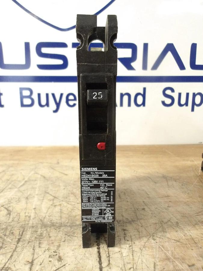Used SIEMENS 25 AMP BREAKER 277/125 V (LOT OF 2) #77148G NEW