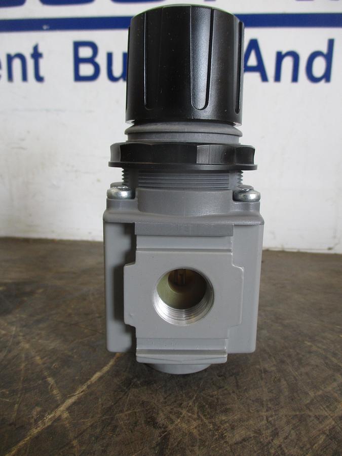 PARKER P32RB94BNLP COMPACT PNEUMATIC AIR PRESSURE REGULATOR