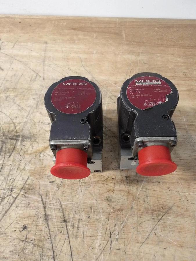 Used MOOG 211A-510-5 SERVO VALVE (LOT OF 2) #8141118G PARTS ONLY