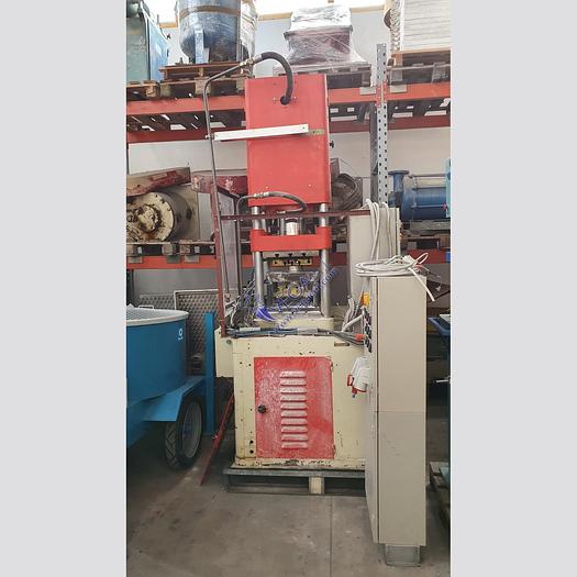 Used Hydraulic press POTVEL with 4 columns
